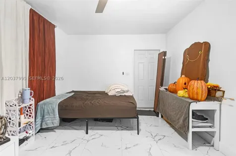 1131 SW 7th Street Miami FL 33130