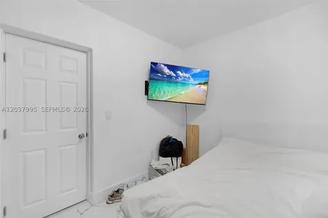 1131 SW 7th Street Miami FL 33130