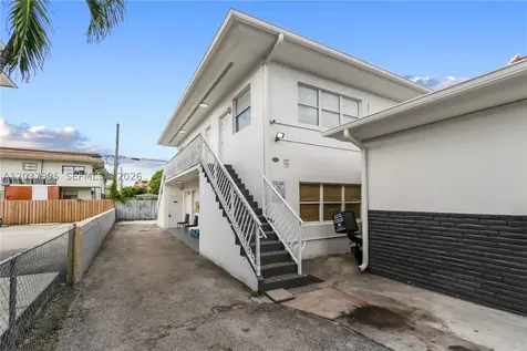 1131 SW 7th Street Miami FL 33130