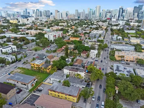 1131 SW 7th Street Miami FL 33130