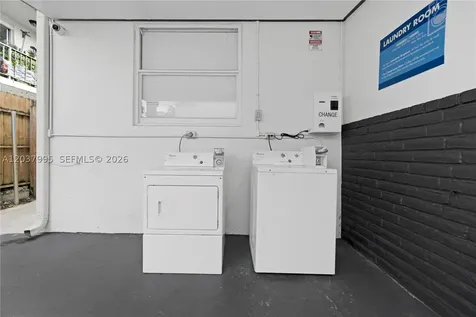 1131 SW 7th Street Miami FL 33130