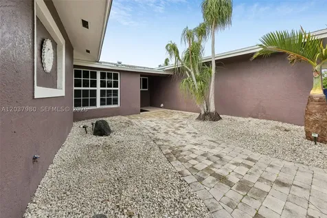 2100 NE 24th Street Wilton Manors FL 33305