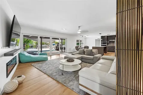 2100 NE 24th Street Wilton Manors FL 33305