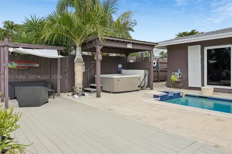 2100 NE 24th Street Wilton Manors FL 33305