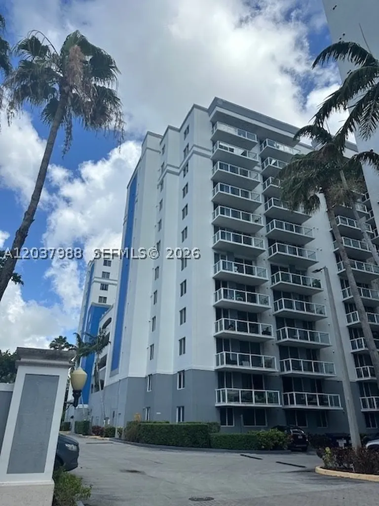 5091 NW 7th Street Miami FL 33126