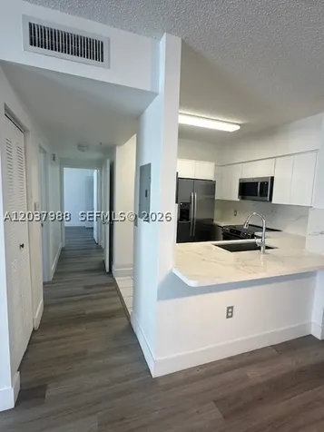 5091 NW 7th Street Miami FL 33126