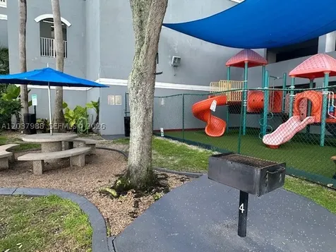 5091 NW 7th Street Miami FL 33126