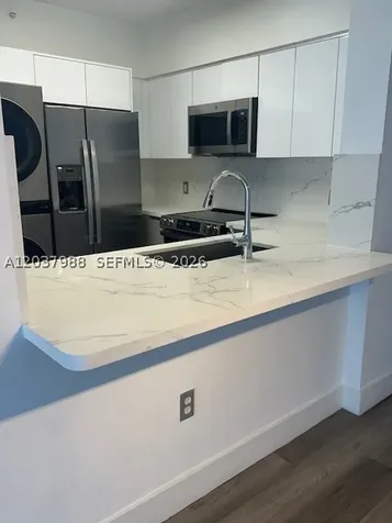 5091 NW 7th Street Miami FL 33126
