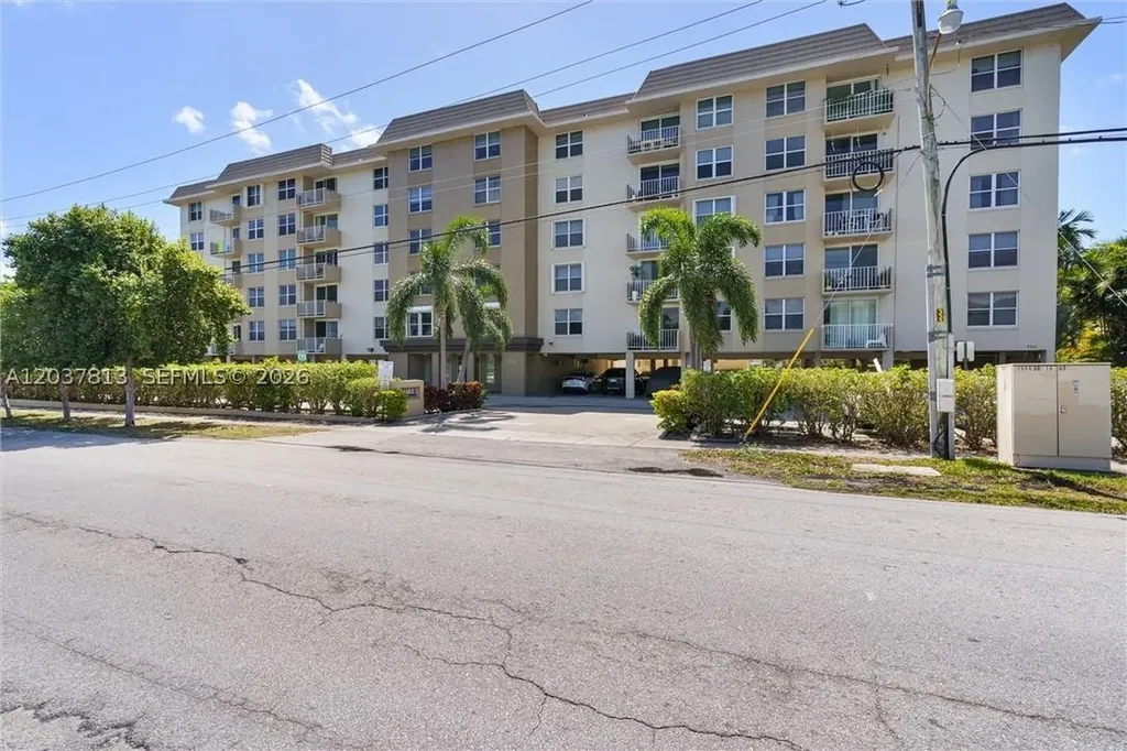 1050 SE 15th Street Fort Lauderdale FL 33316