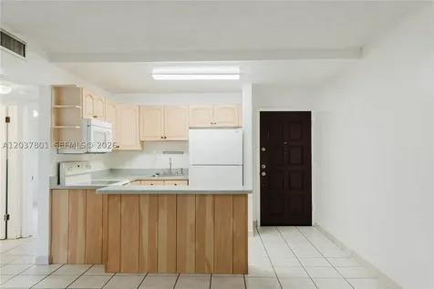 747 NW 13th Avenue Miami FL 33125