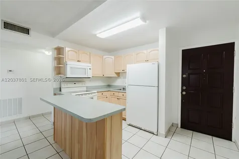 747 NW 13th Avenue Miami FL 33125