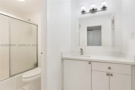 100 Lincoln Road Miami Beach FL 33139