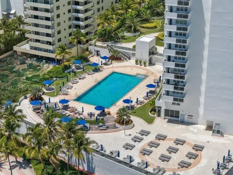 100 Lincoln Road Miami Beach FL 33139