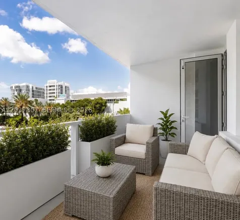 100 Lincoln Road Miami Beach FL 33139