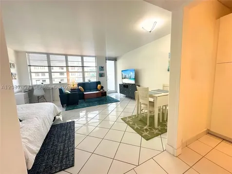 100 Lincoln Road Miami Beach FL 33139