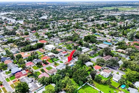 644 SW 7th Court Hallandale Beach FL 33009