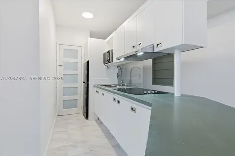 801 Brickell Bay Drive Miami FL 33131