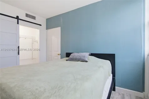801 Brickell Bay Drive Miami FL 33131