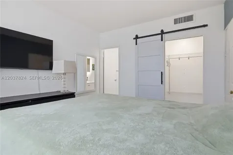 801 Brickell Bay Drive Miami FL 33131