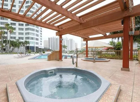 801 Brickell Bay Drive Miami FL 33131