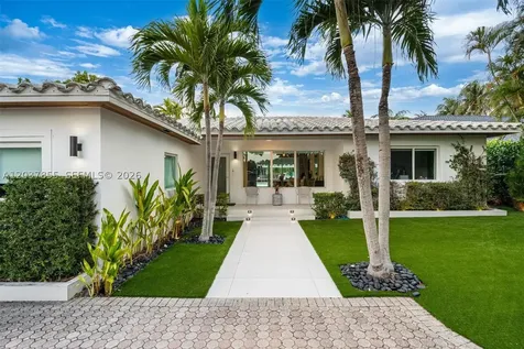 1835 Daytonia Road Miami Beach FL 33141