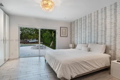 1835 Daytonia Road Miami Beach FL 33141