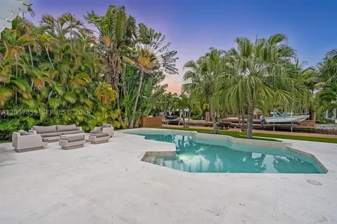 1835 Daytonia Road Miami Beach FL 33141