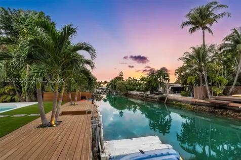 1835 Daytonia Road Miami Beach FL 33141