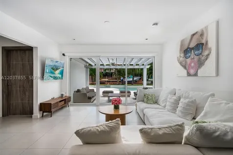 1835 Daytonia Road Miami Beach FL 33141
