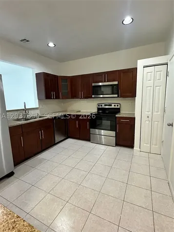 5541 NW 90th Terrace Sunrise FL 33351