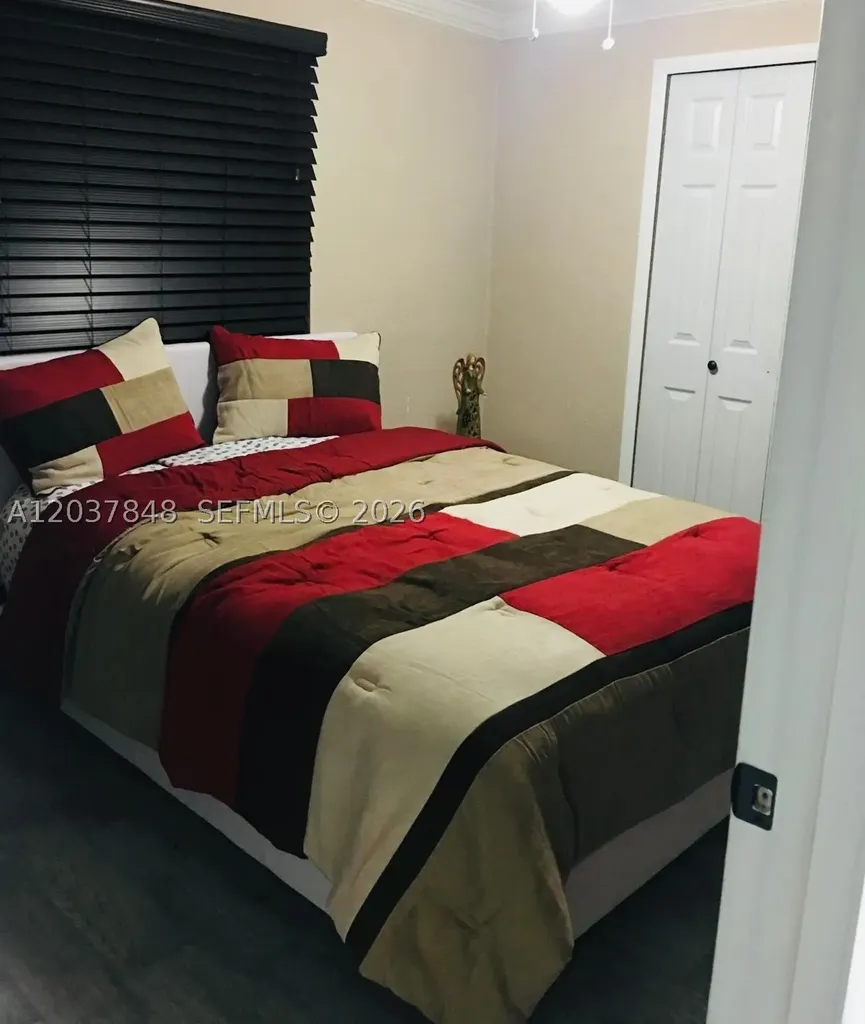 6424 Meade Street Hollywood FL 33024