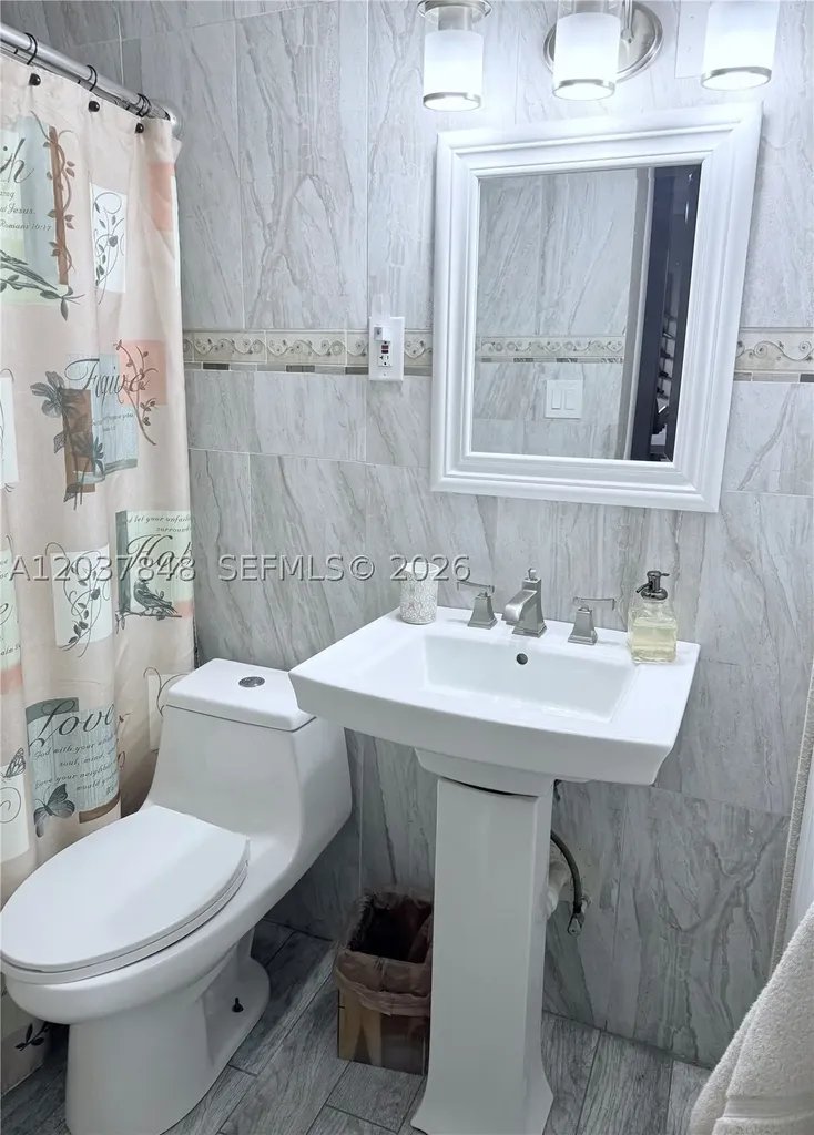6424 Meade Street Hollywood FL 33024