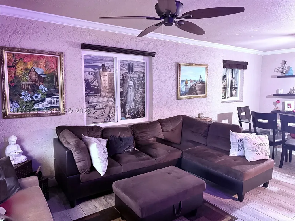 6424 Meade Street Hollywood FL 33024