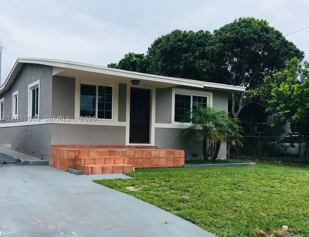6424 Meade Street Hollywood FL 33024