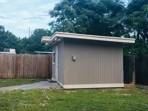 6424 Meade Street Hollywood FL 33024