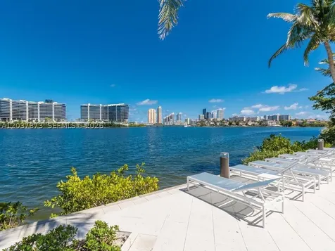 3255 NE 184th Street Aventura FL 33160