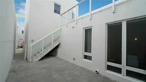 6421 NW 104th Path Doral FL 33178