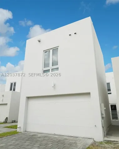 6421 NW 104th Path Doral FL 33178