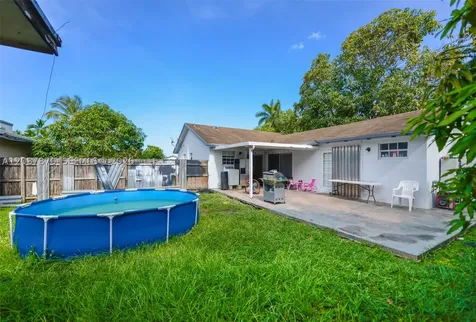 15216 SW 112th Place Miami FL 33157