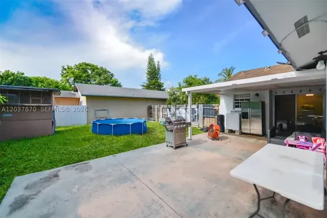 15216 SW 112th Place Miami FL 33157
