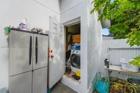 15216 SW 112th Place Miami FL 33157