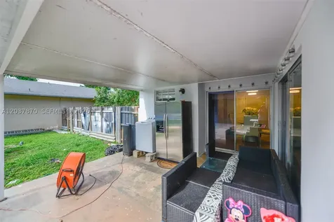 15216 SW 112th Place Miami FL 33157