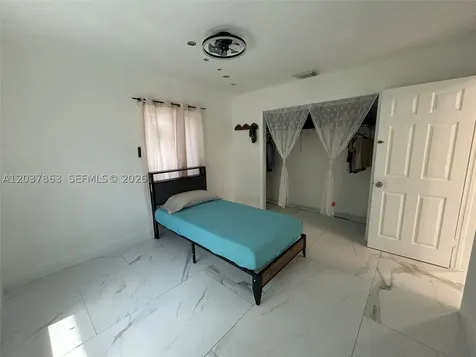 5157 NE 5th Avenue Oakland Park FL 33334