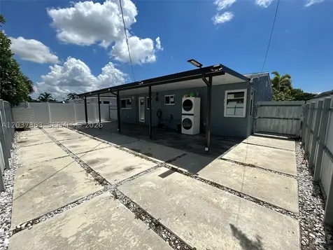 5157 NE 5th Avenue Oakland Park FL 33334
