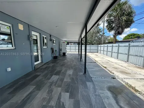 5157 NE 5th Avenue Oakland Park FL 33334