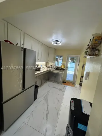 5157 NE 5th Avenue Oakland Park FL 33334