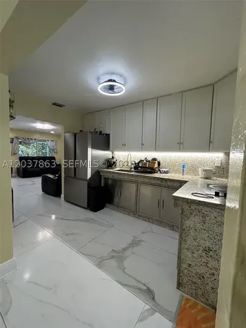 5157 NE 5th Avenue Oakland Park FL 33334