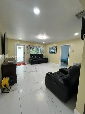 5157 NE 5th Avenue Oakland Park FL 33334