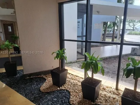 2025 NE 164 North Miami Beach FL 33162