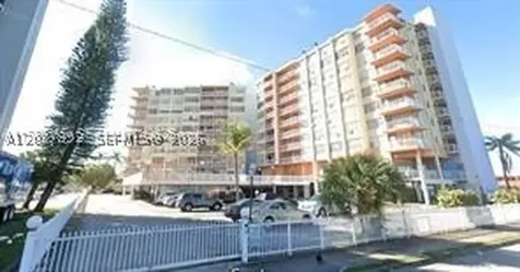 2025 NE 164 North Miami Beach FL 33162